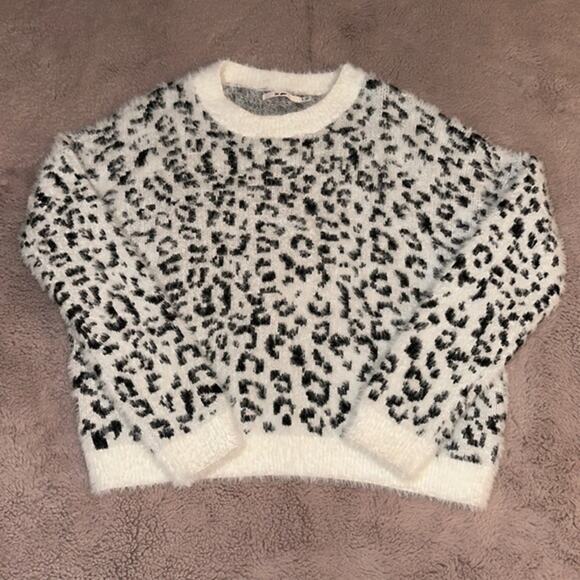 Mi Ami Leopard Eyelash Sweater Size Small - Picture 1 of 3